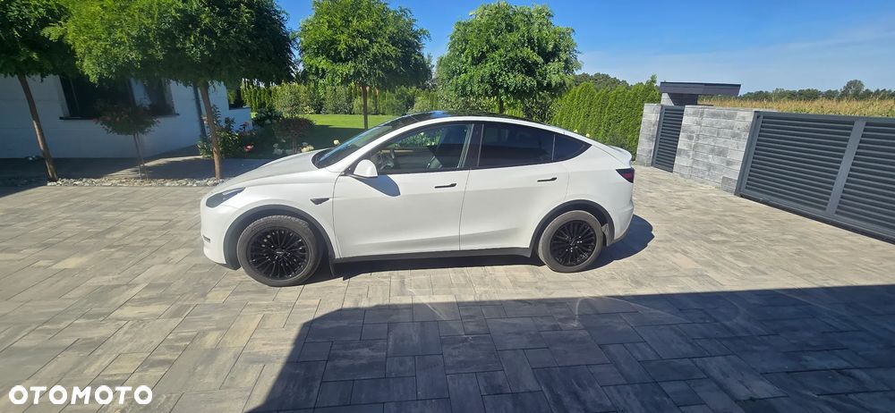 Tesla Model Y Long Range Dual Motor AWD - 3