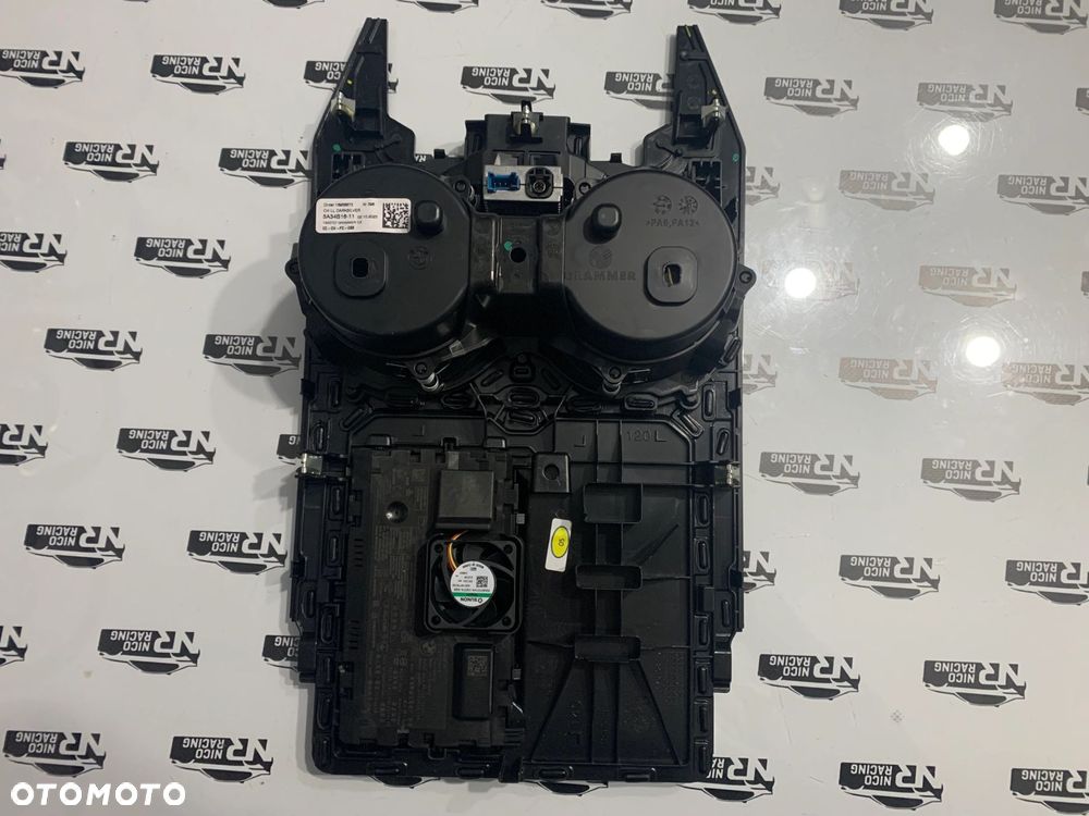 CUPHOLDER SCHOWEK TUNELU ŁADOWARKA INDUKCJA USB TYP C BMW 5 G60 G61 5A34B16 - 5