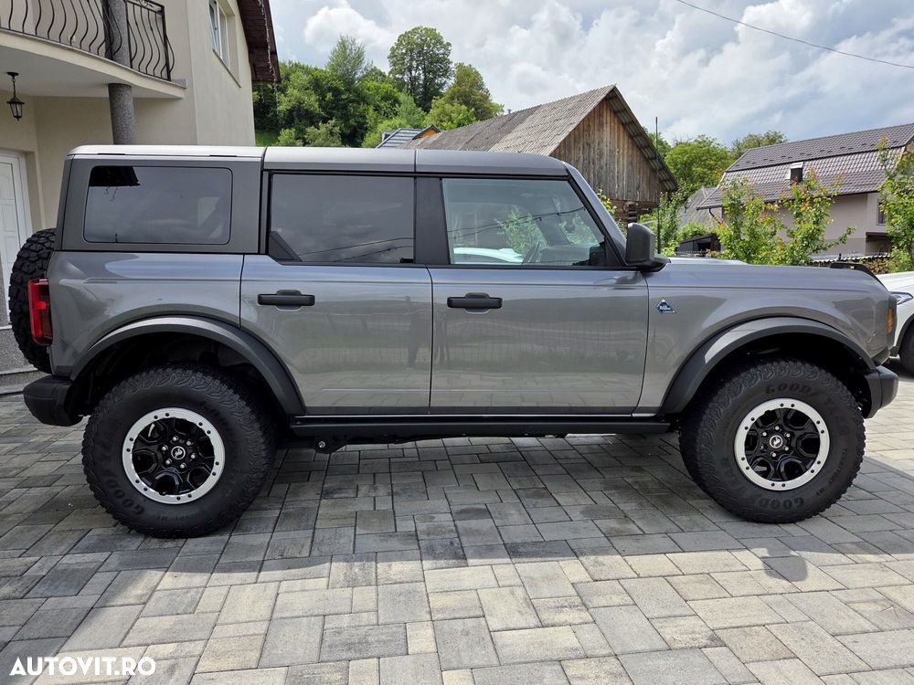Ford Bronco - 4