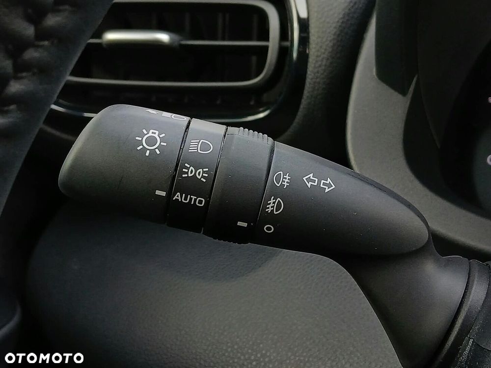 Toyota Yaris Hybrid 1.5 Style - 28