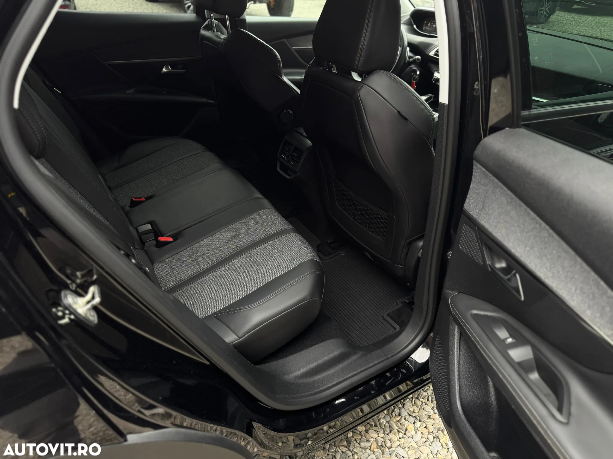 Peugeot 3008 1.5 BlueHDI S&S EAT8 Allure - 15