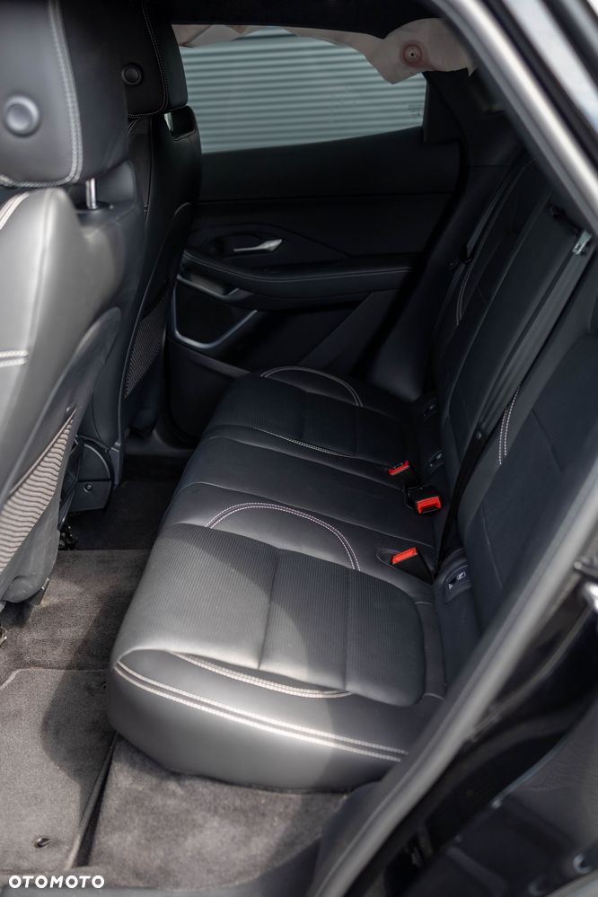 Jaguar E-Pace P250 AWD R-Dynamic Black - 8