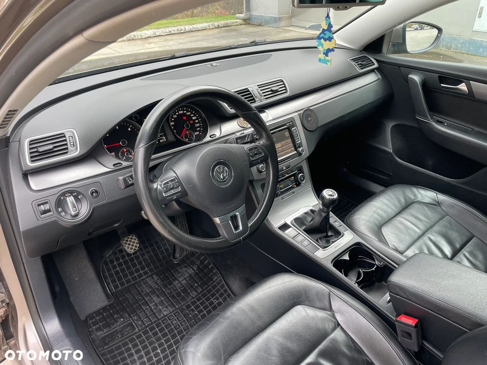 Volkswagen Passat 2.0 TDI 4Mot Comfortline - 15