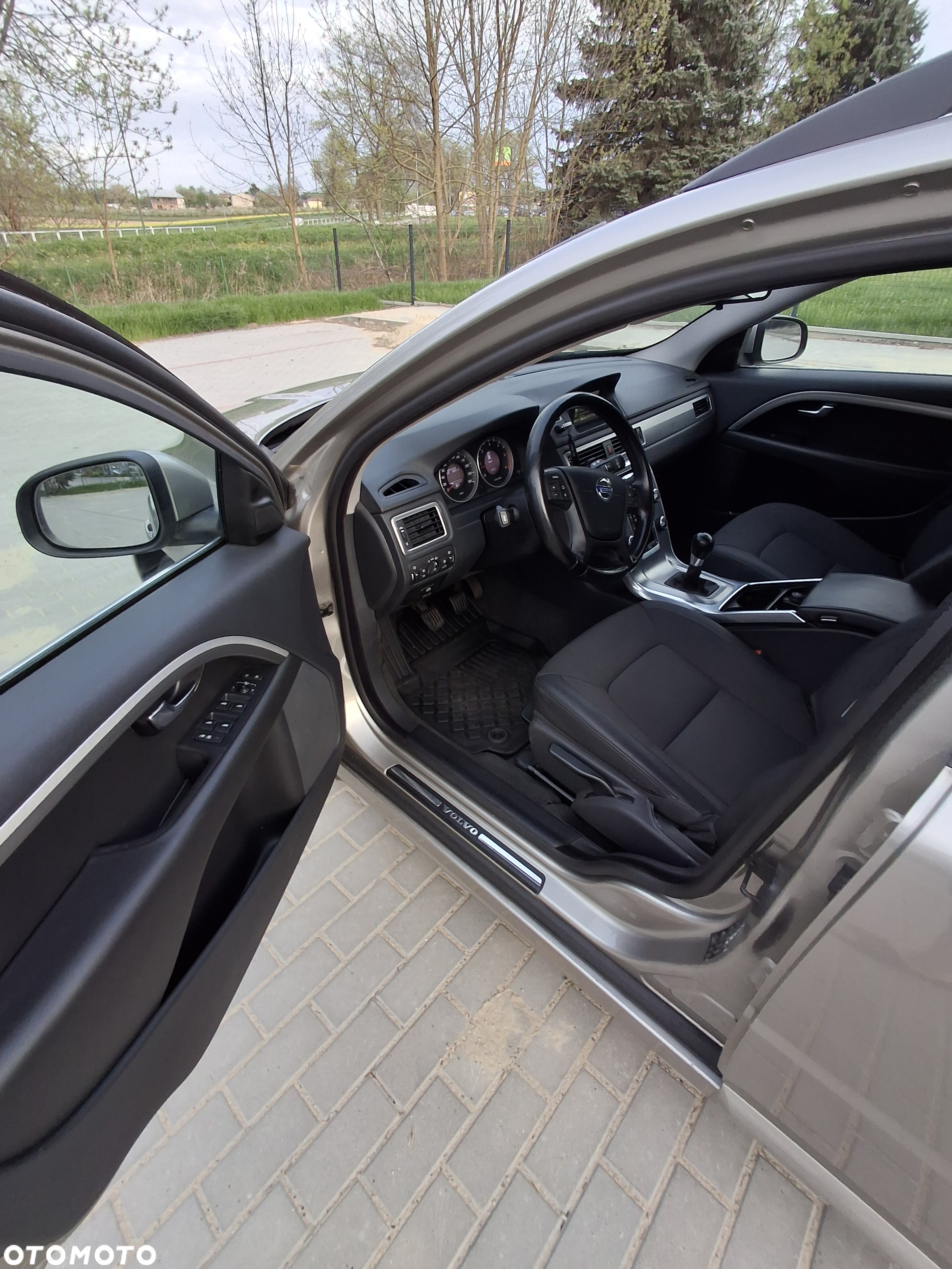 Volvo V70 D3 Momentum - 10
