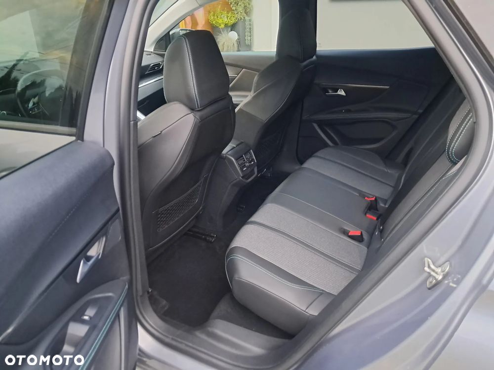 Peugeot 3008 BlueHDi 130 Stop & Start EAT8 Allure - 27
