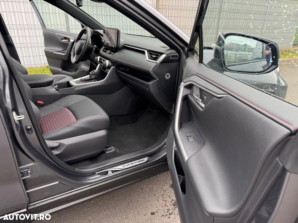 Toyota RAV4 Plug-in-Hybrid Style - 11