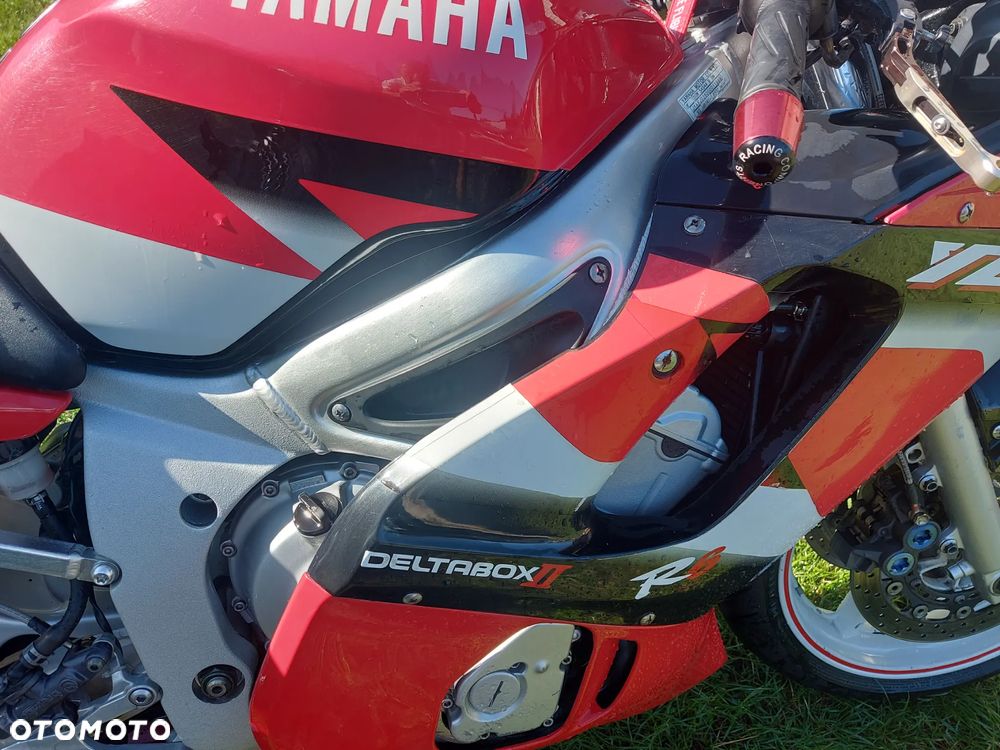 Yamaha R6 - 14