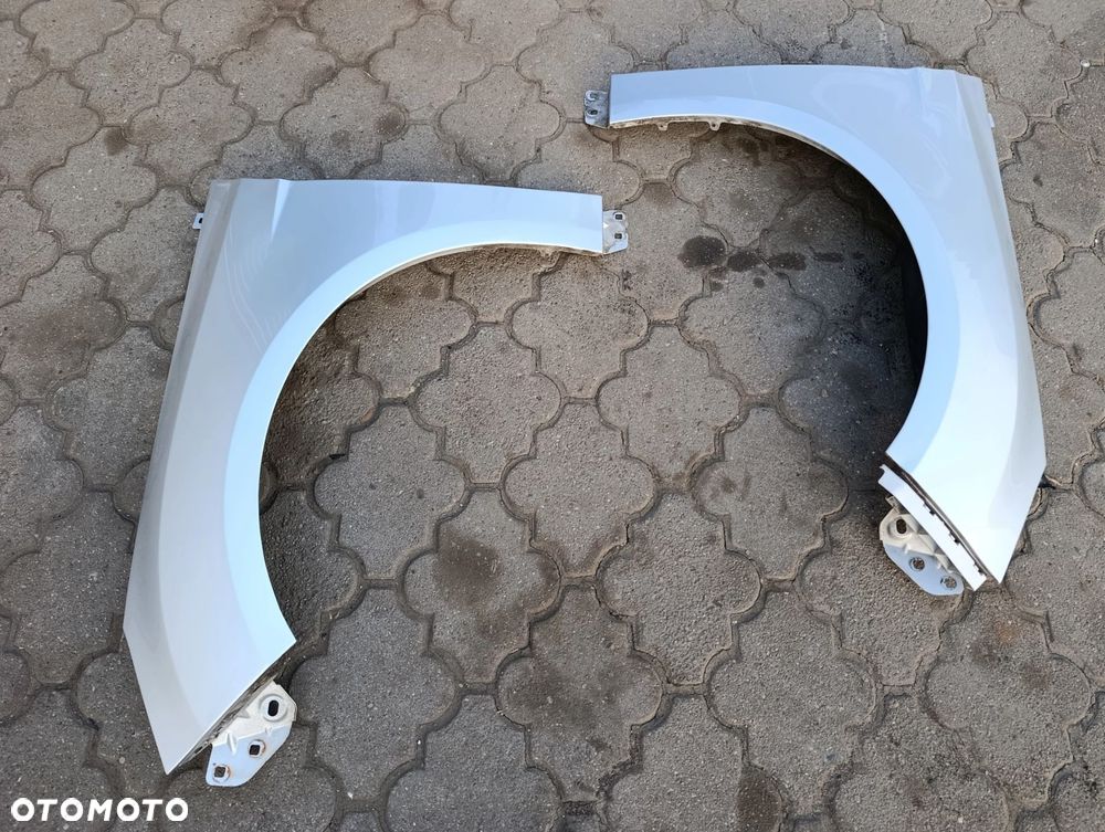 Focus MK3 błotnik przedni przód kolor BO stan bdb bez malowania Ford - 1