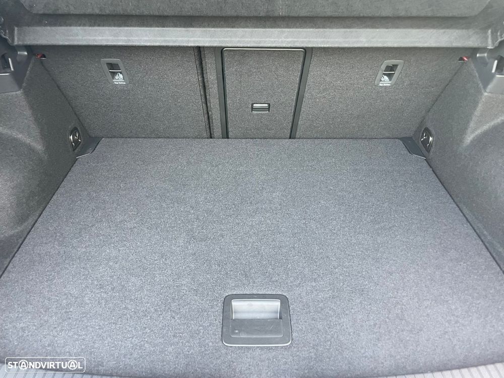 VW T-Roc 1.5 TSI R-Line DSG - 43