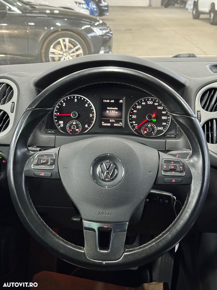 Volkswagen Tiguan 2.0 TDI DPF 4Motion BlueMotion Technology DSG Lounge Track & Style - 10