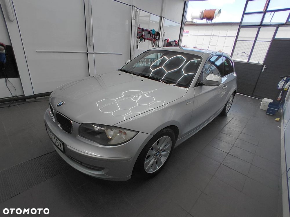 BMW Seria 1 2011 photo 2