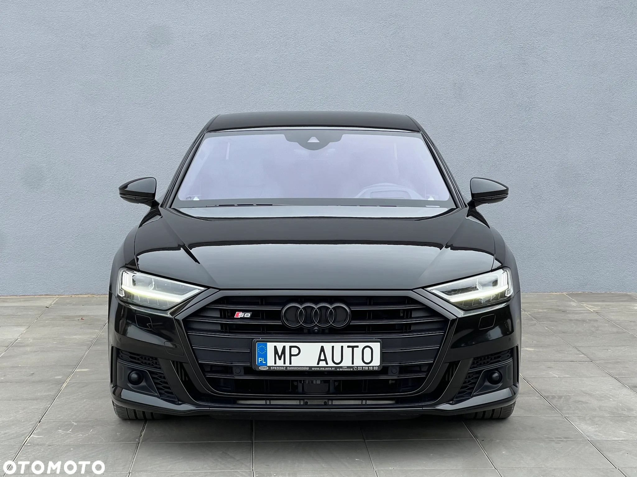 Audi S8 - 2