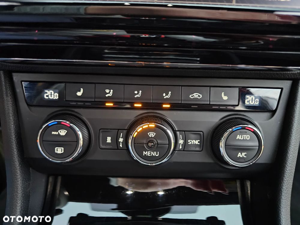 Skoda Superb 2.0 TDI DSG SportLine - 17