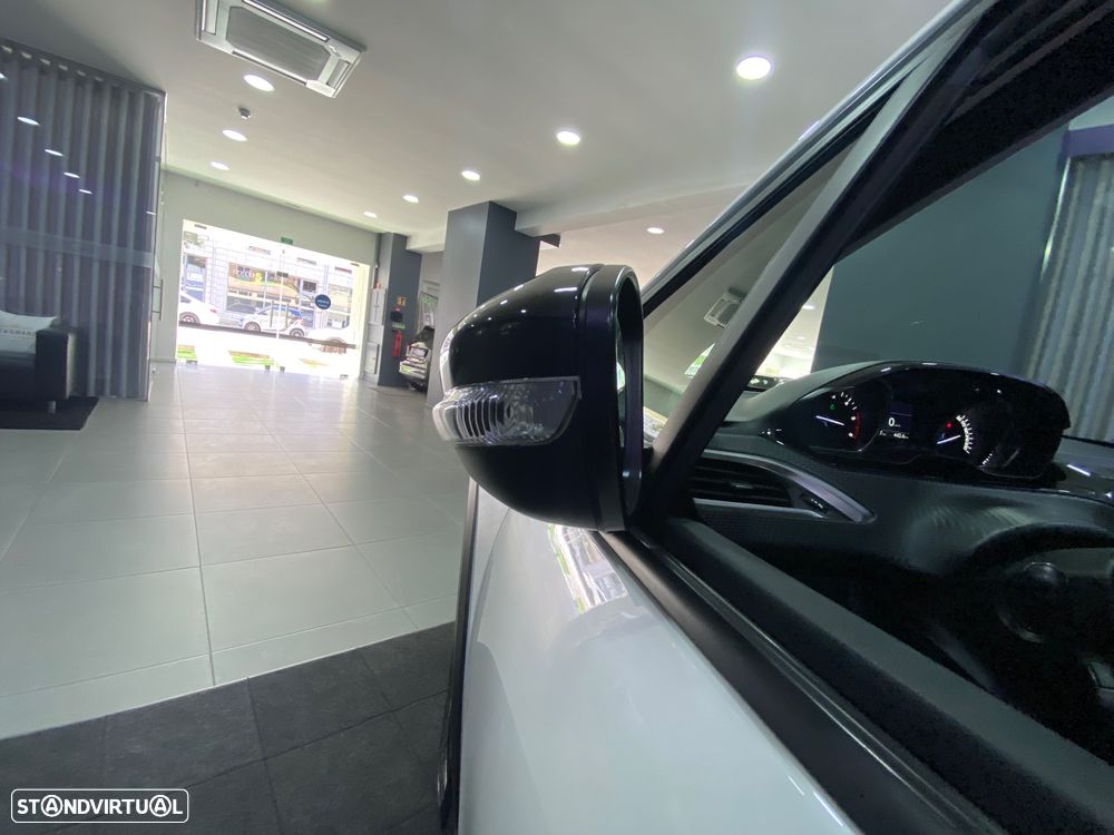 Peugeot 2008 1.5 BlueHDi GT Line - 28