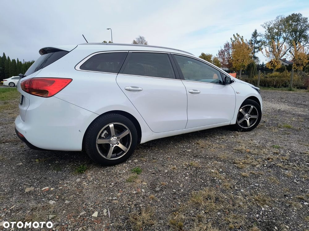 Kia Ceed - 12