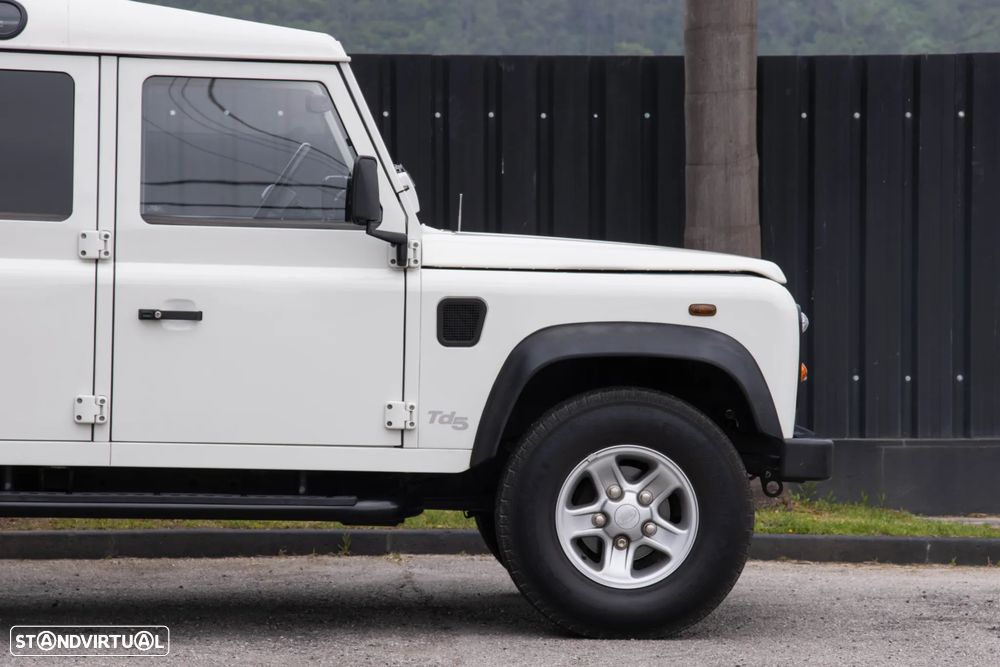 Land Rover Defender 110 2.5 Td5 E - 25