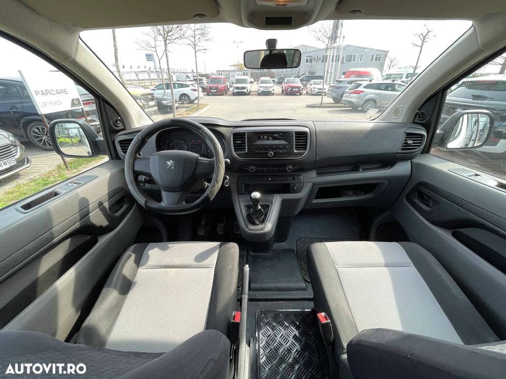 Peugeot Traveller - 12