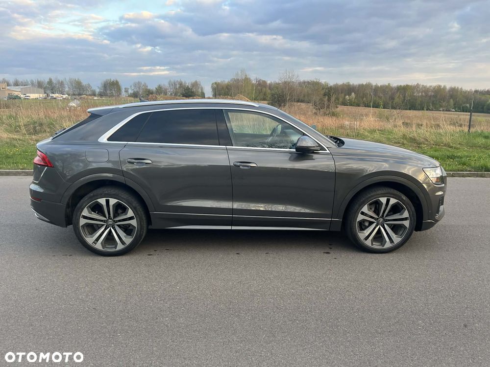 Audi Q8 - 8