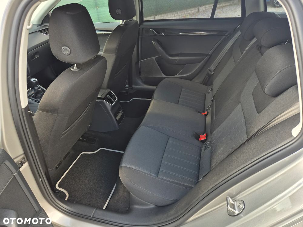 Skoda Octavia 1.4 TSI Style - 28