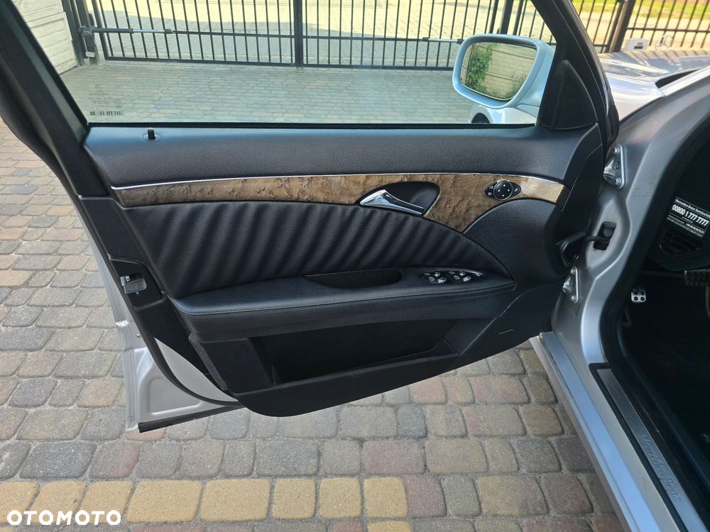 Mercedes-Benz Klasa E 320 CDI 7G-TRONIC Avantgarde DPF - 25