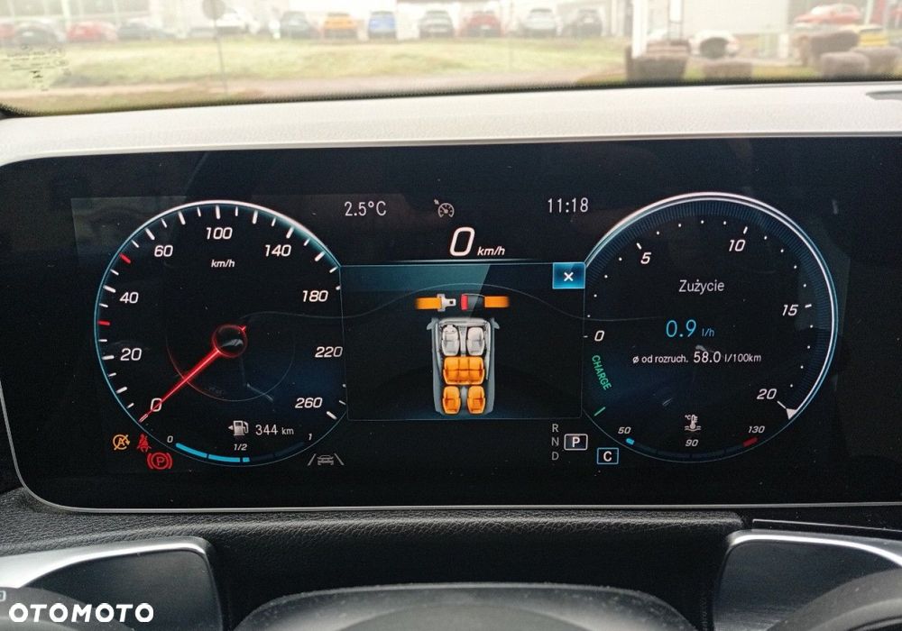 Mercedes-Benz GLB - 31