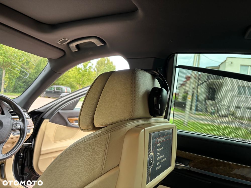 BMW Seria 7 740d - 25