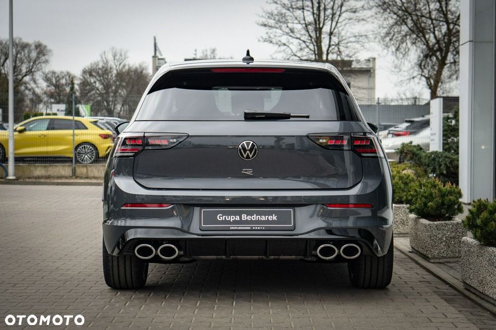 Volkswagen Golf - 11