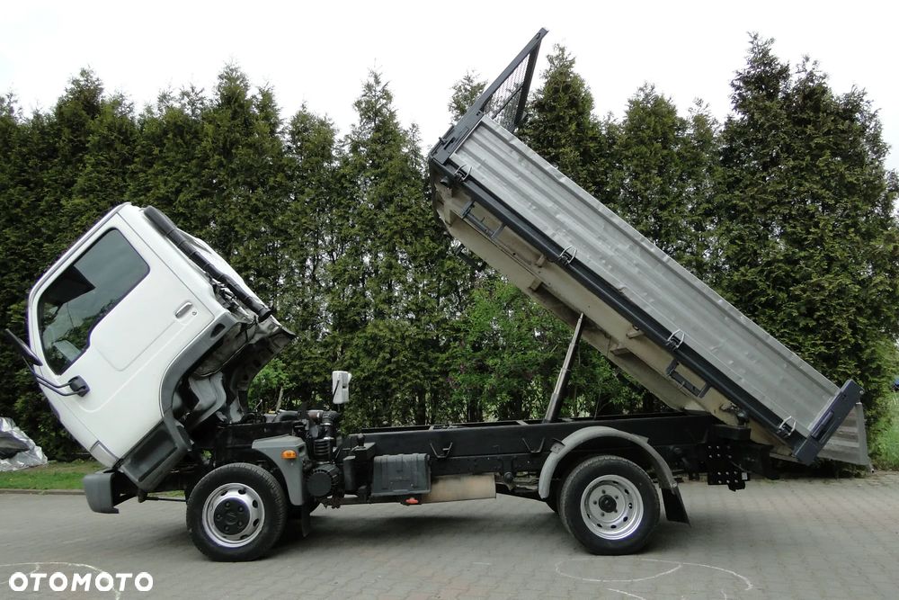 Nissan Cabstar - 1
