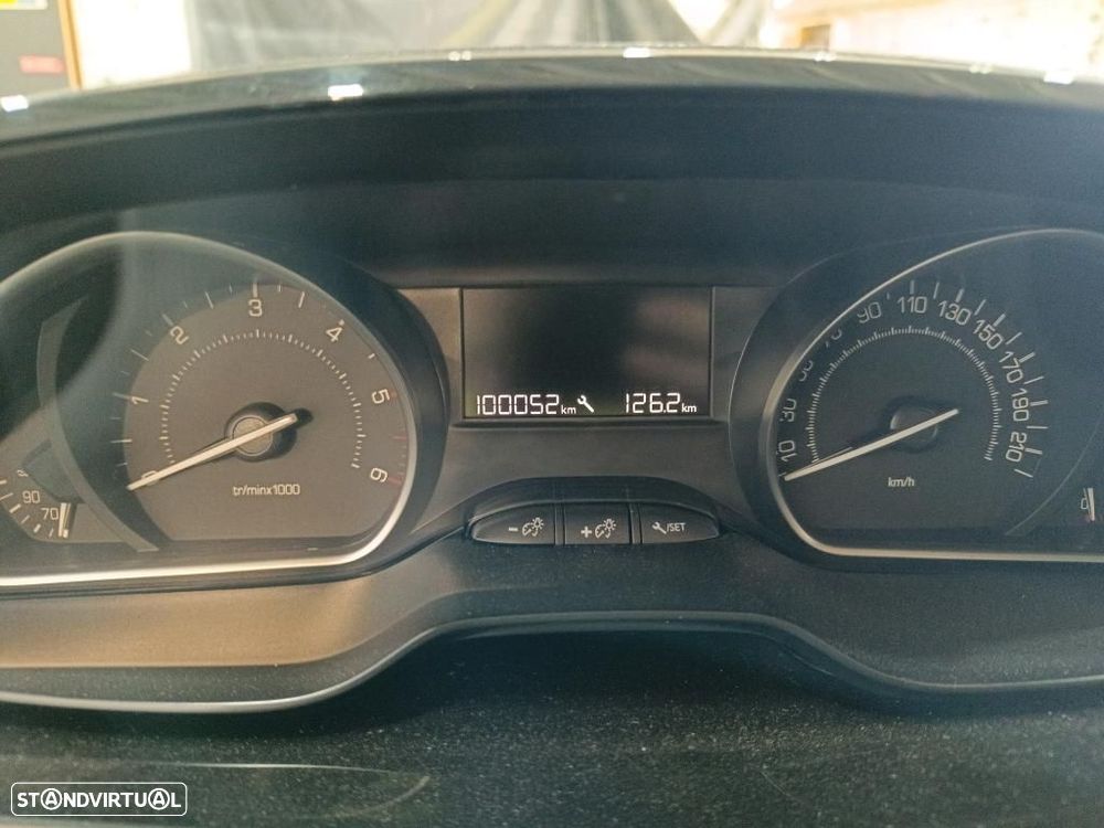 Peugeot 208 BHDI VAN - 6