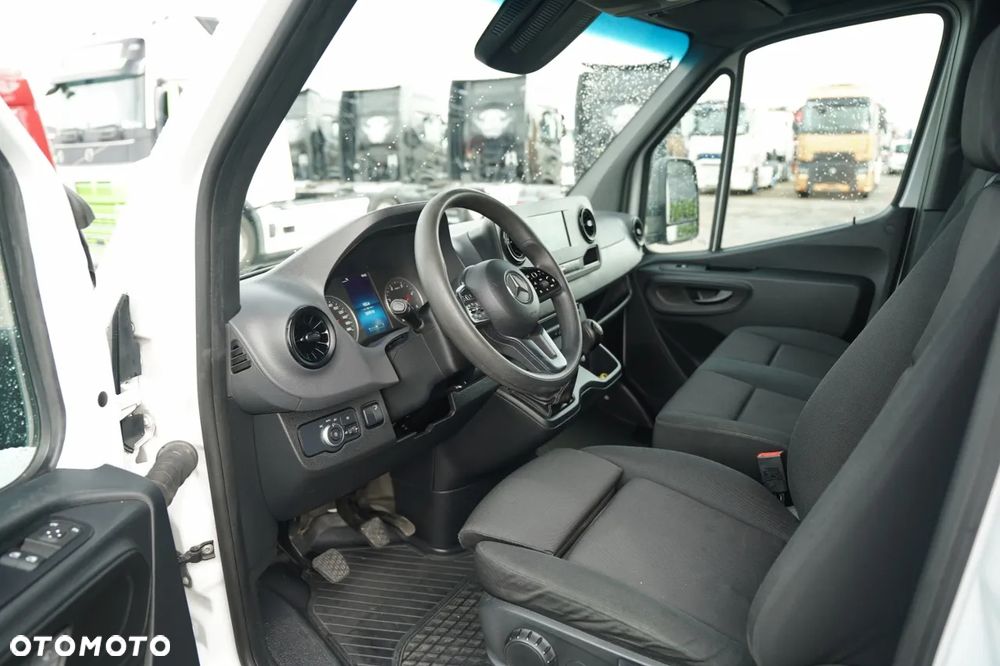 Mercedes-Benz SPRINTER / KONTENER - 4,3 M / WINDA DHOLLANDIA - 750 KG / BLIŹNIAK / 3 MIEJSCA / SPROWADZONY / EURO 6 - 27