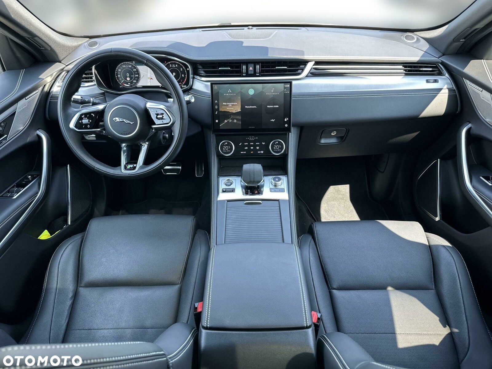 Jaguar F-Pace - 11
