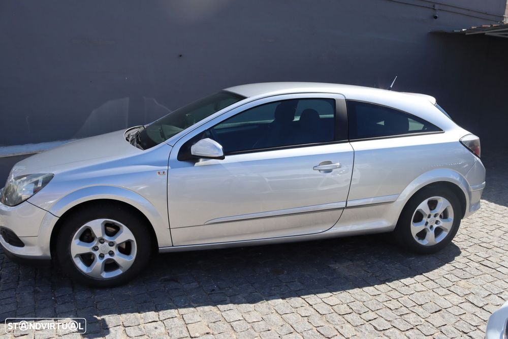 Opel Astra GTC 1.3 CDTi - 9