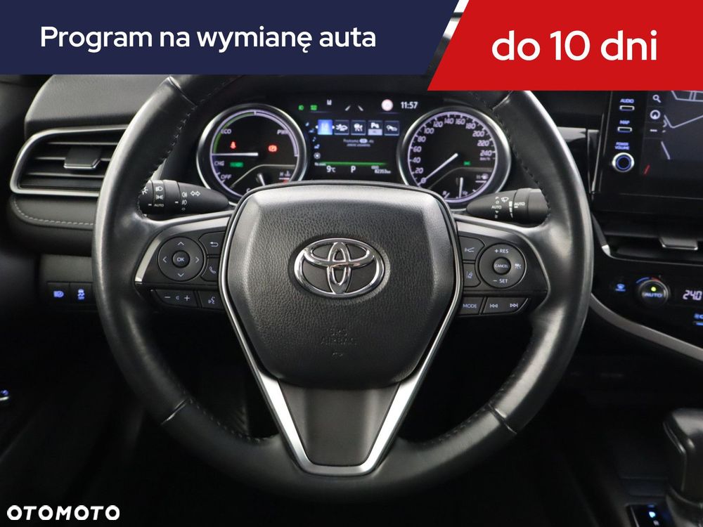 Toyota Camry - 17