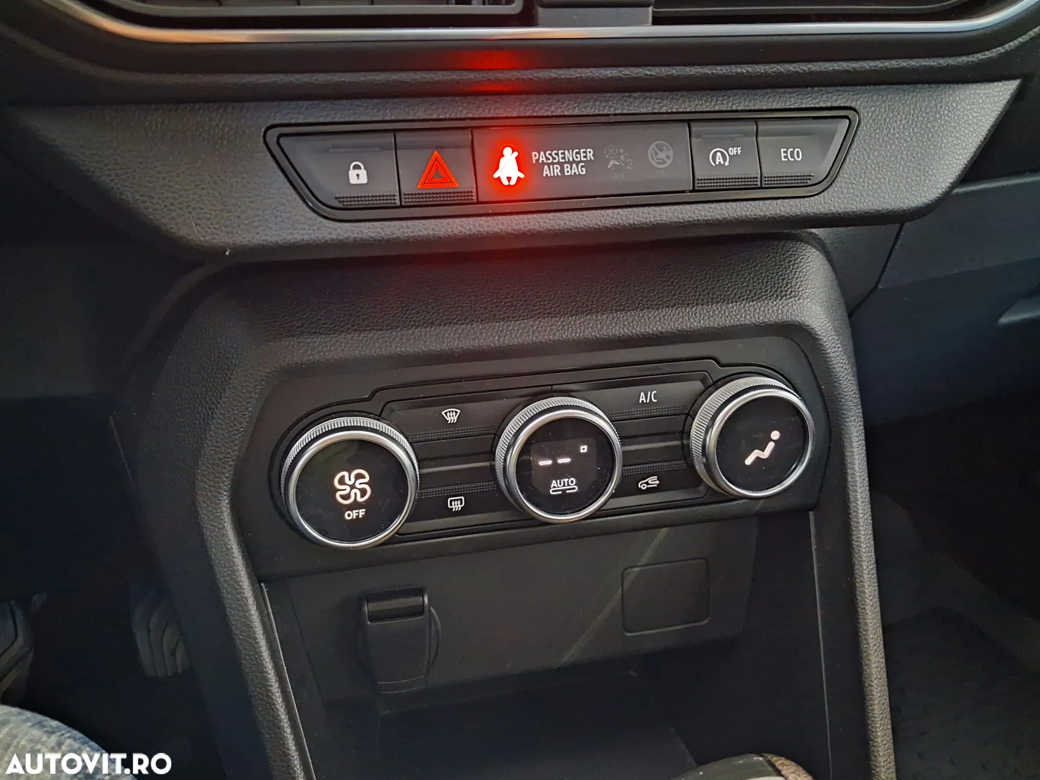 Dacia Logan TCe 90 CVT Comfort - 8