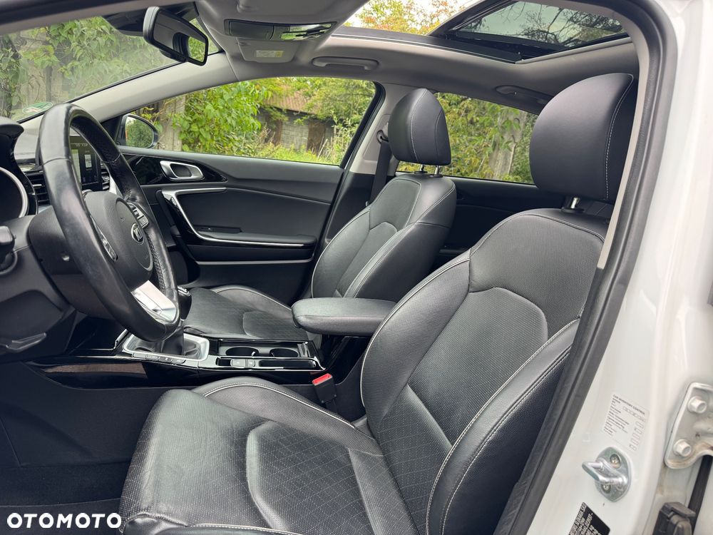 Kia Ceed 1.6 CRDi GT Line - 23