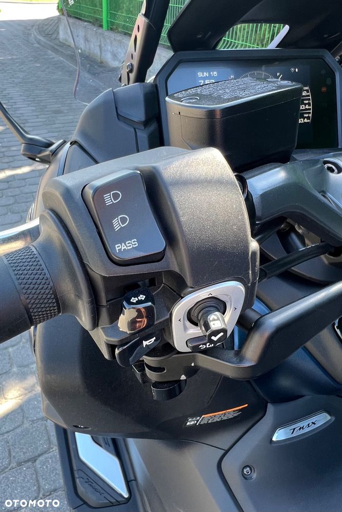 Yamaha Tmax - 13