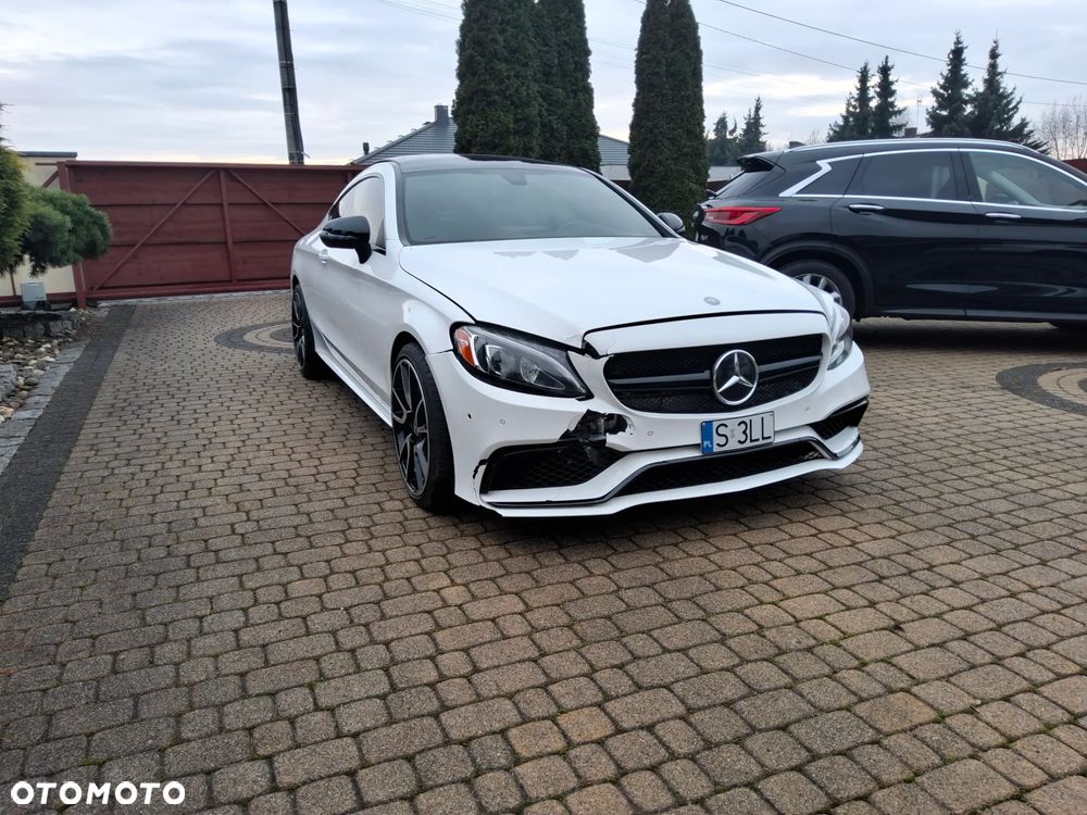 Mercedes-Benz Klasa C 300 9G-TRONIC AMG Line - 4