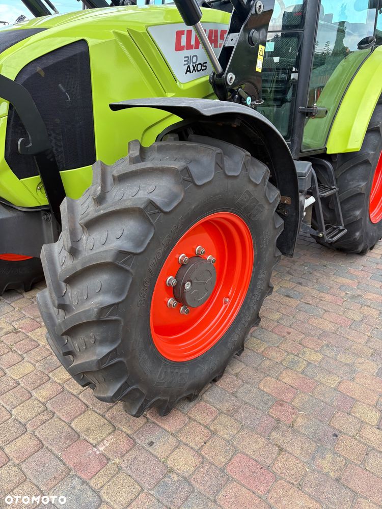 Claas Axos 310 + ładowacz - 11