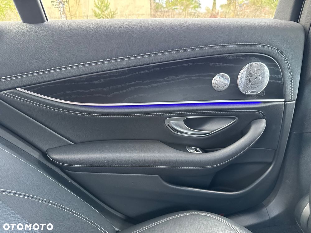 Mercedes-Benz Klasa E 200 4-Matic AMG - 17