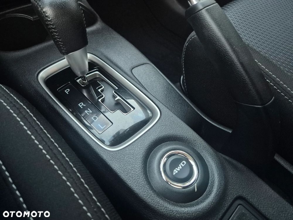 Mitsubishi Outlander 2.2 DI-D 4WD Automatik Diamant Edition - 19