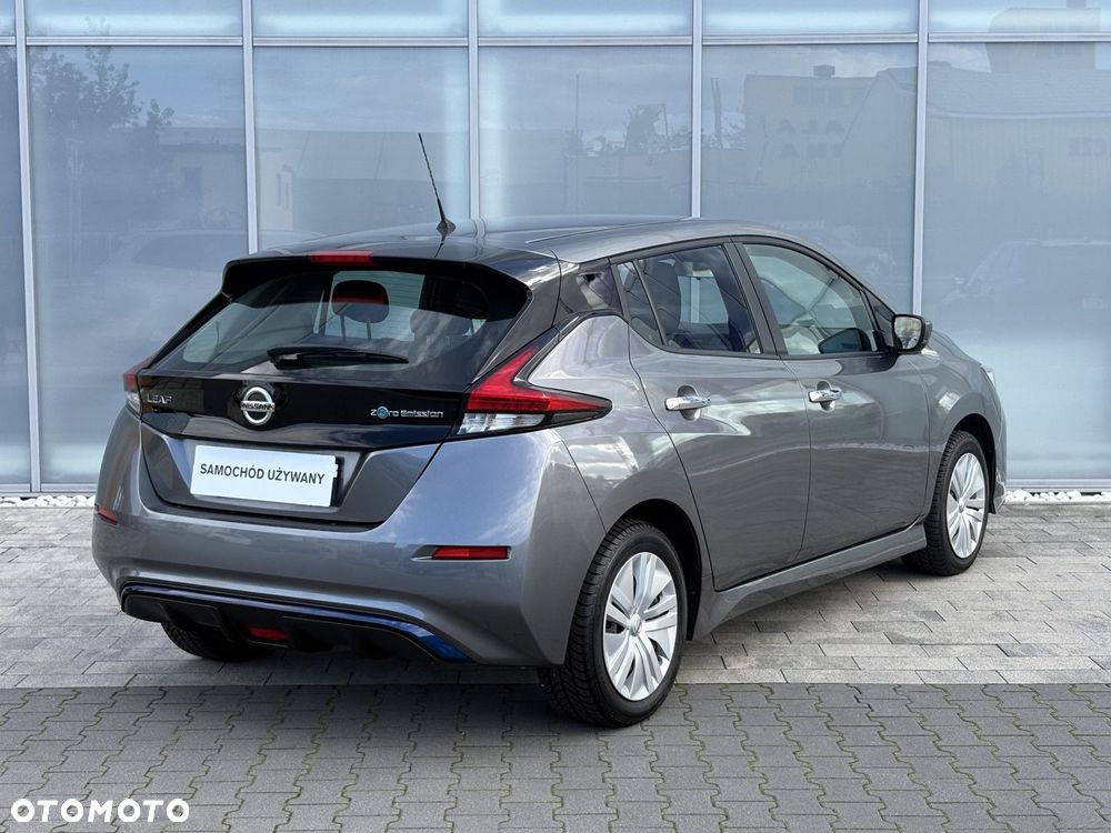 Nissan Leaf - 5