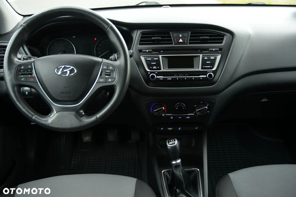 Hyundai i20 1.2 YES Gold - 22