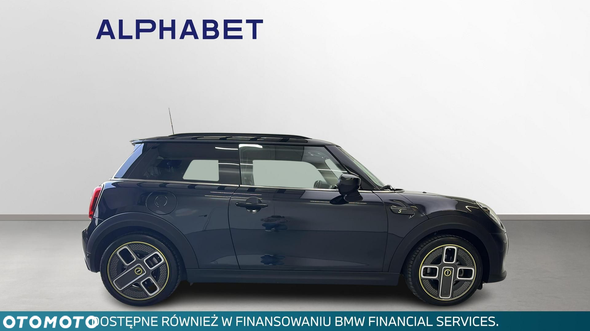MINI Cooper SE Classic Trim - 8
