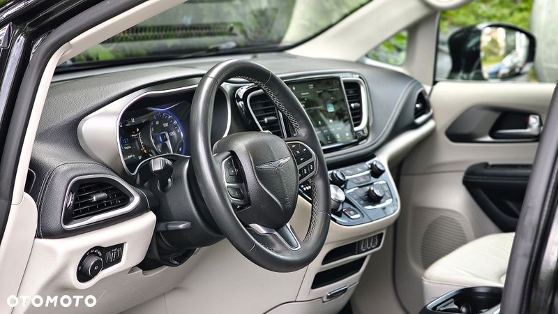 Chrysler Pacifica - 21