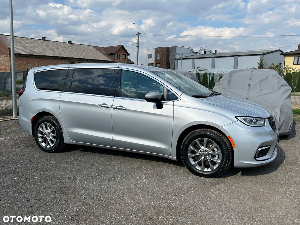 Chrysler Pacifica - 8