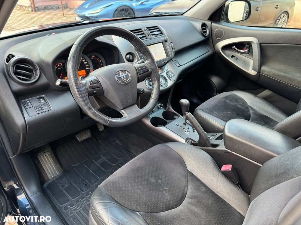 Toyota RAV4 ver-2-2-d--4cat-4wd-aut-luxury-18- - 16