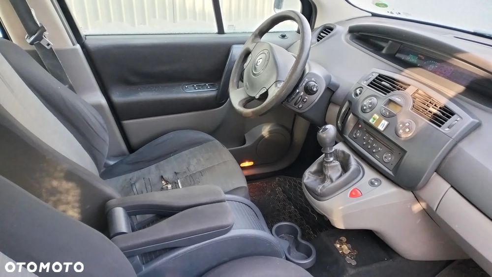 Renault Grand Scenic 2.0 16V Confort Authentique - 26