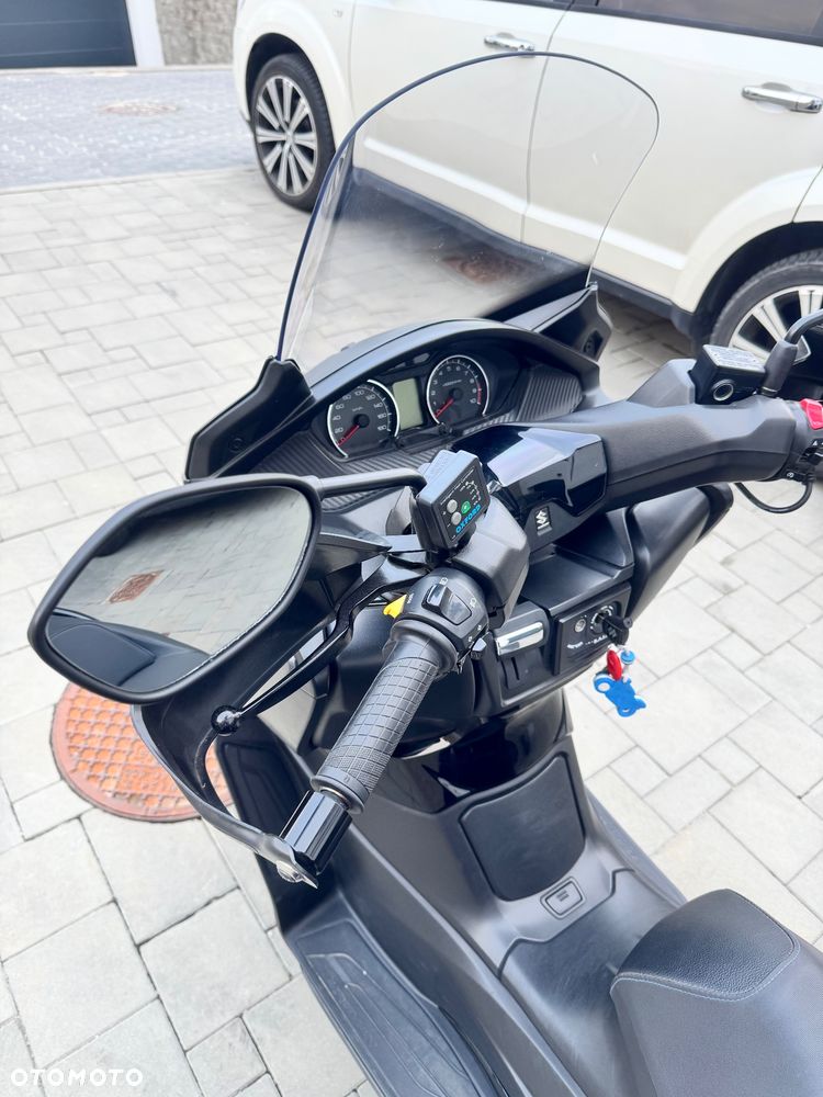 Suzuki Burgman - 22