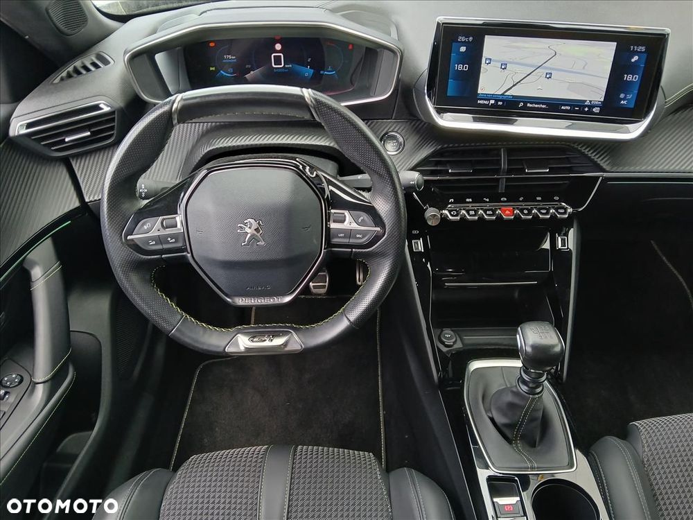 Peugeot 2008 1.2 PureTech GT Line S&S - 11