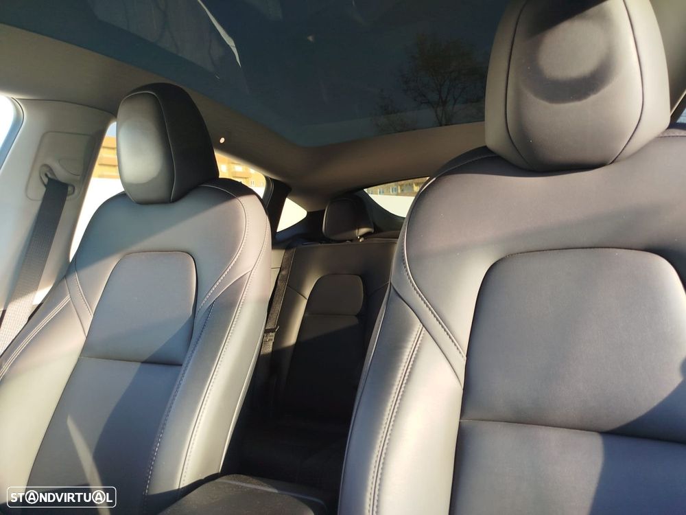 Tesla Model Y RWD - 25